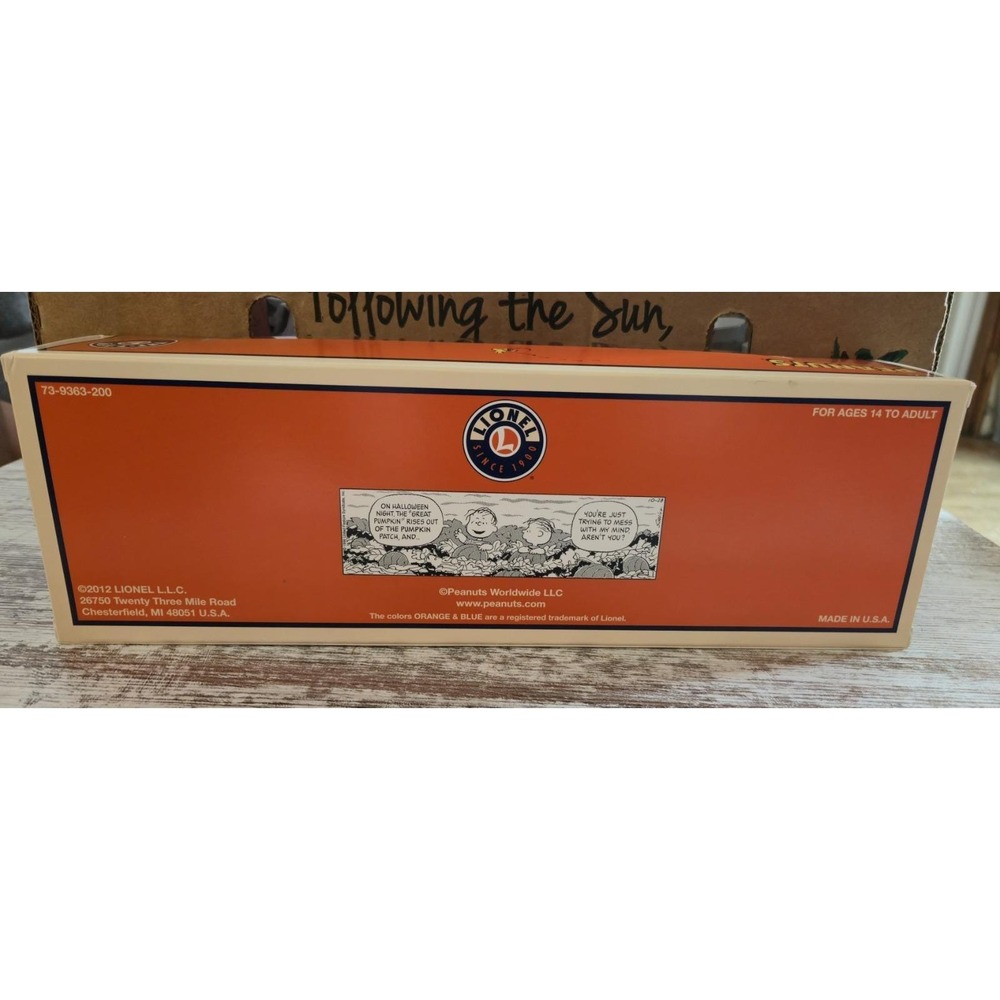 Lionel 6-39363 Peanuts Halloween Boxcar O Gauge NIB - Small Paint Chip - Picture 5 of 16